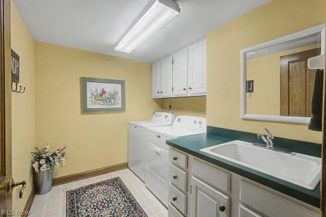 637 King Beach Drive Howard OH 43028