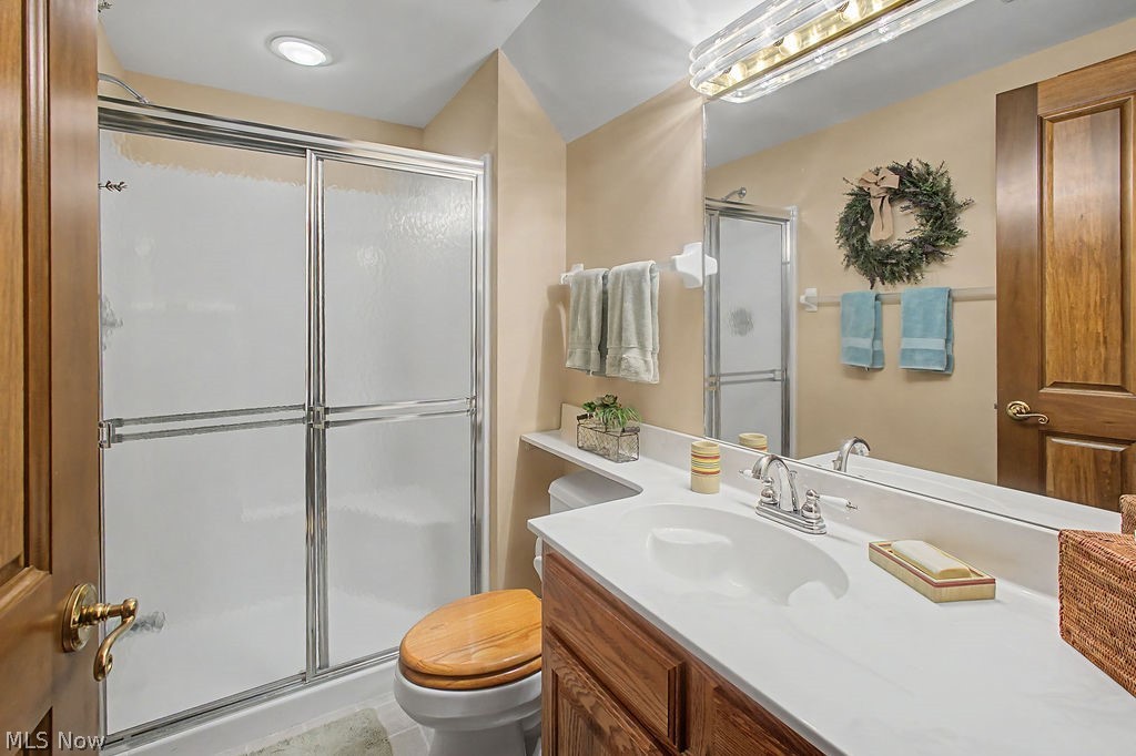 637 King Beach Drive Howard OH 43028