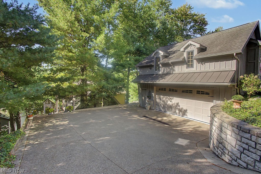 637 King Beach Drive Howard OH 43028