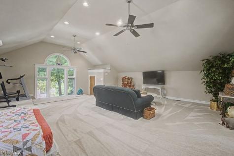 637 King Beach Drive Howard OH 43028