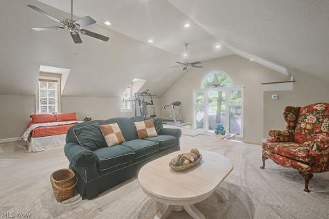 637 King Beach Drive Howard OH 43028
