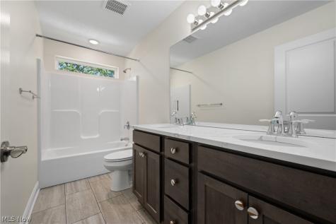 3675 Washington Park Boulevard Newburgh Heights OH 44105