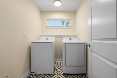 3675 Washington Park Boulevard Newburgh Heights OH 44105