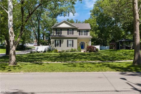 3675 Washington Park Boulevard Newburgh Heights OH 44105