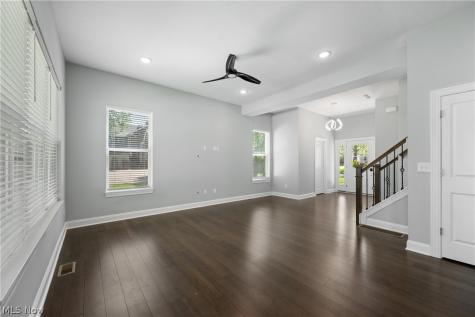 3675 Washington Park Boulevard Newburgh Heights OH 44105