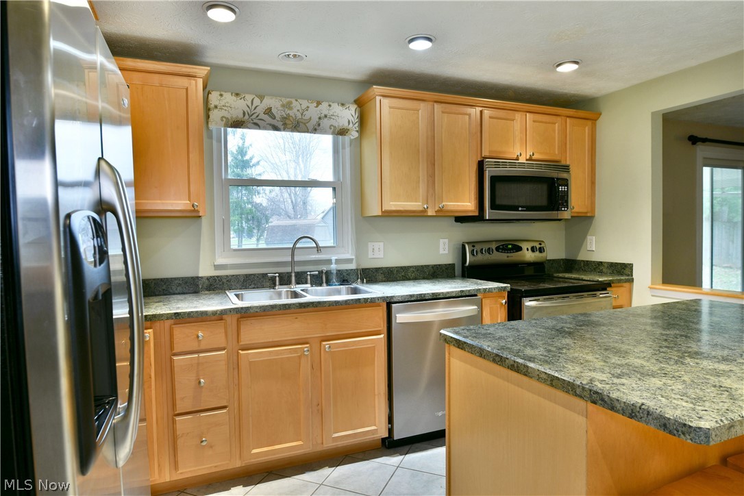 1756 Penny Lane Youngstown OH 44515