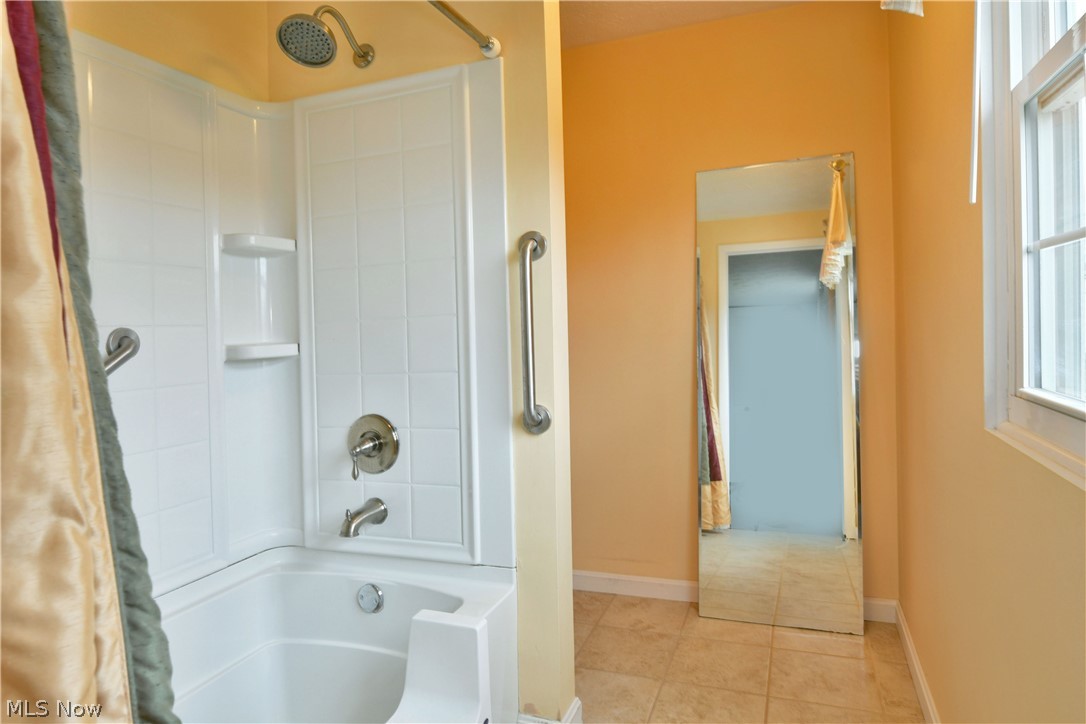 1756 Penny Lane Youngstown OH 44515
