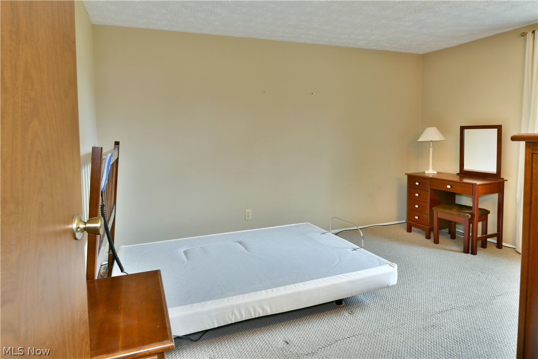 1756 Penny Lane Youngstown OH 44515