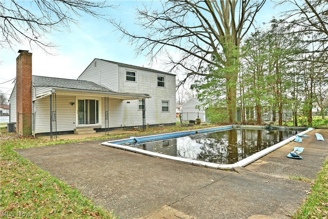 1756 Penny Lane Youngstown OH 44515