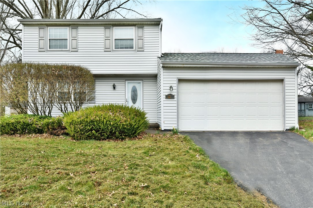1756 Penny Lane Youngstown OH 44515