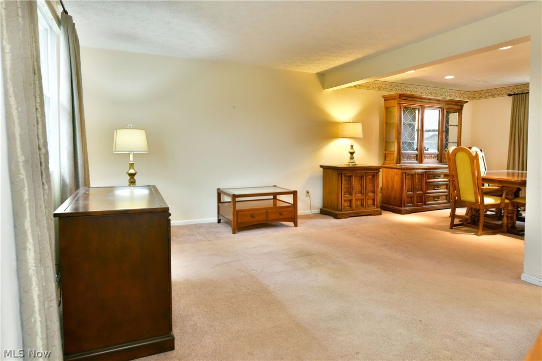 1756 Penny Lane Youngstown OH 44515
