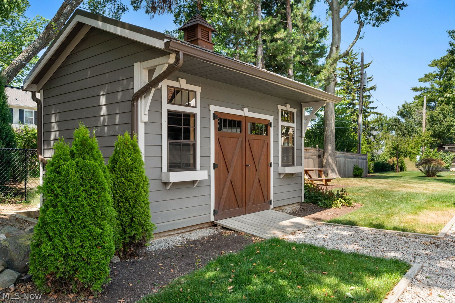 1062 Edgewater Lane Lakewood OH 44107