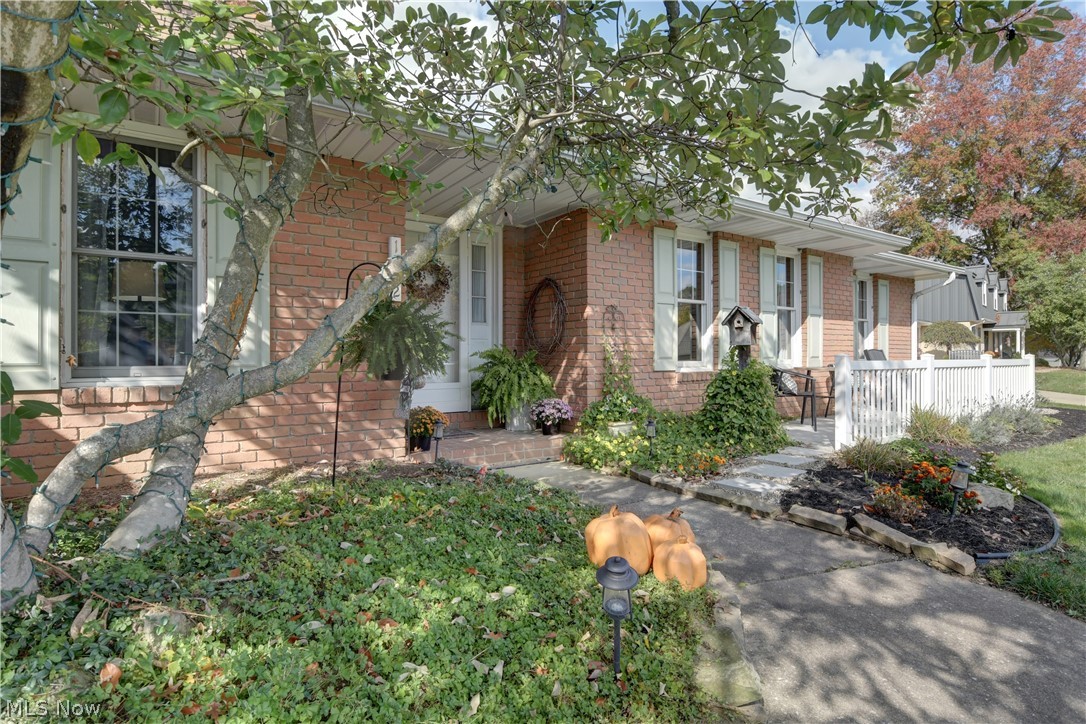 1242 Lakeview Road NW New Philadelphia OH 44663