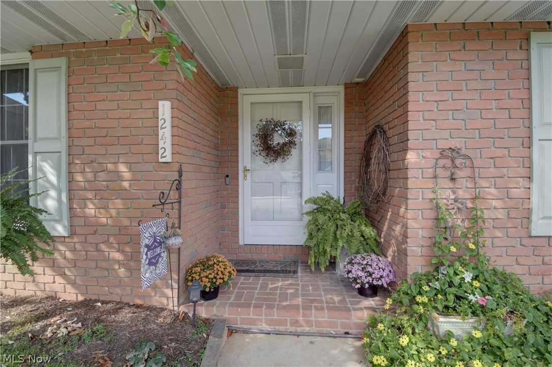 1242 Lakeview Road NW New Philadelphia OH 44663