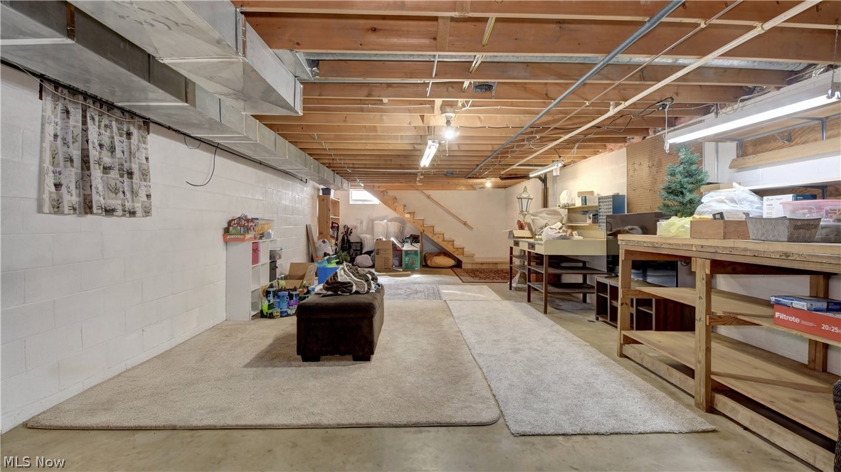 1242 Lakeview Road NW New Philadelphia OH 44663