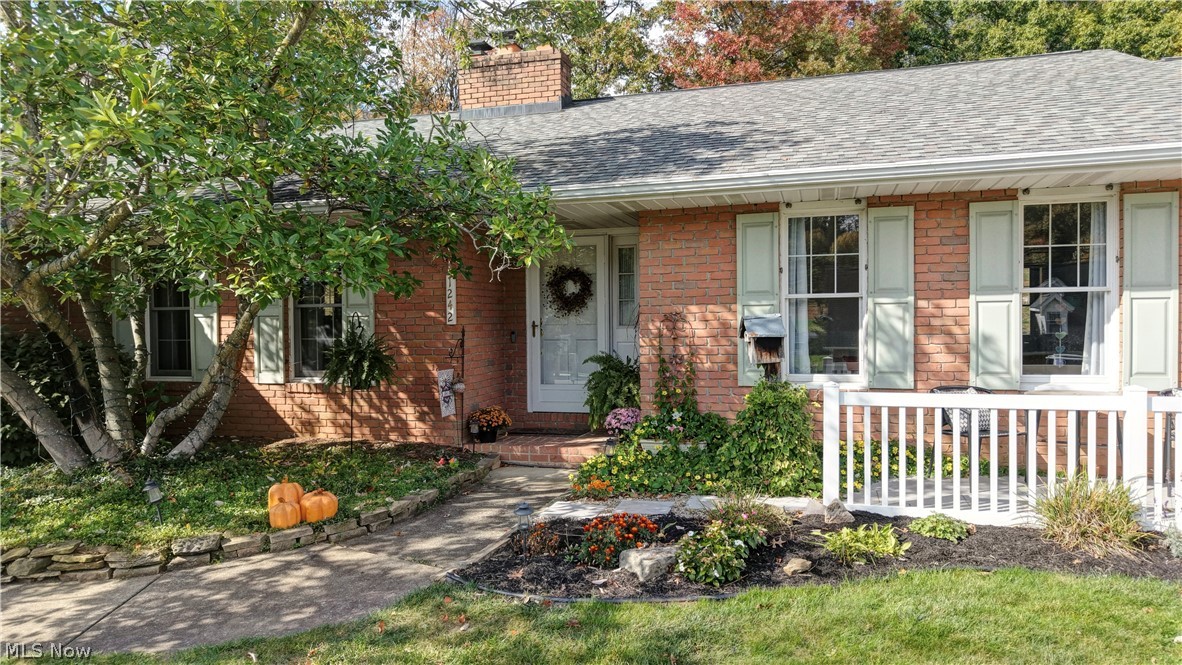 1242 Lakeview Road NW New Philadelphia OH 44663