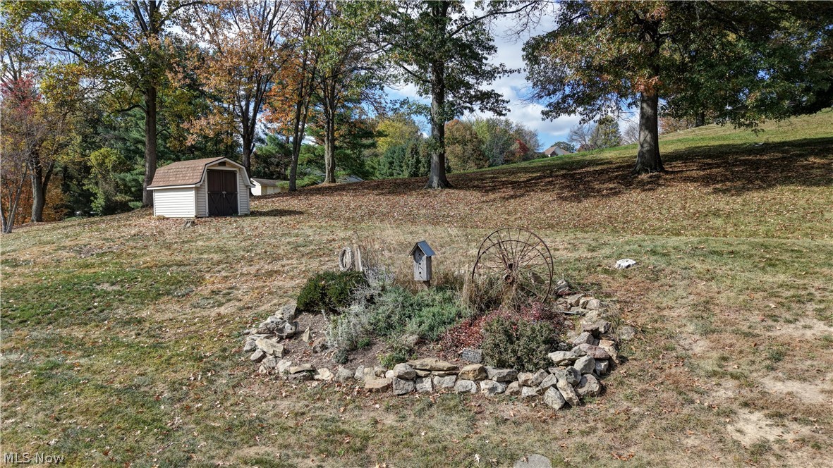 1242 Lakeview Road NW New Philadelphia OH 44663