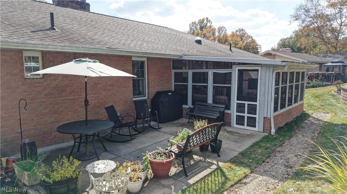 1242 Lakeview Road NW New Philadelphia OH 44663