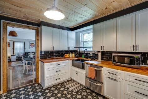 6082 S Myers Road Clinton OH 44216