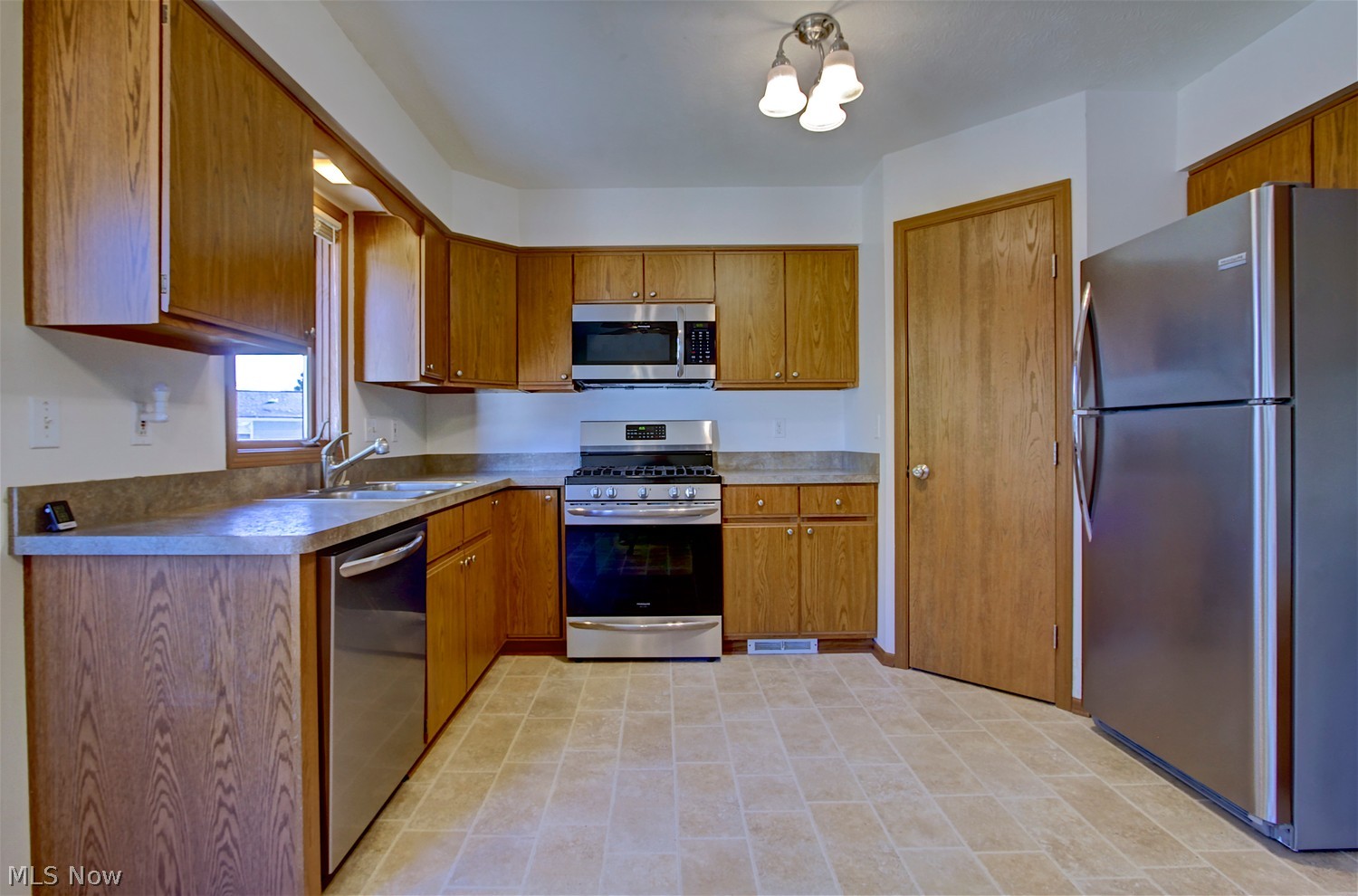 1718 W Schaaf Road Cleveland OH 44109
