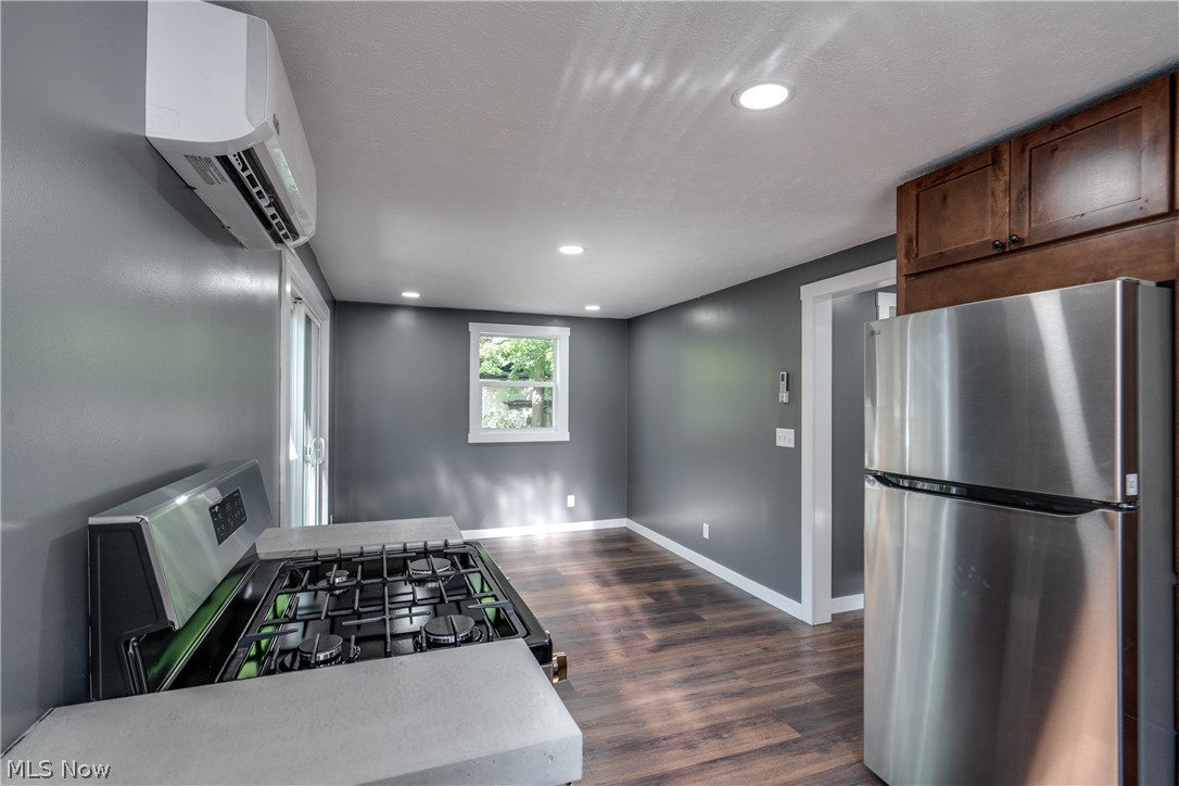 24 E Main Street Newton Falls OH 44444