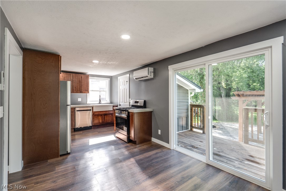 24 E Main Street Newton Falls OH 44444