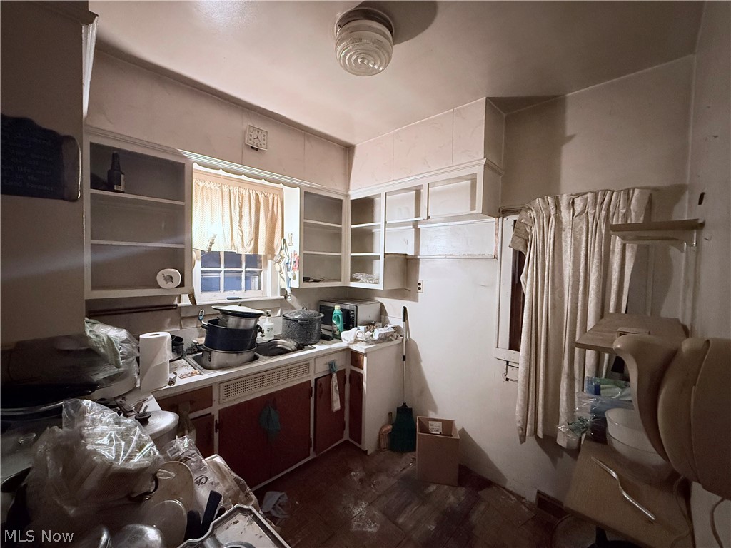33 Henry Street Bedford OH 44146