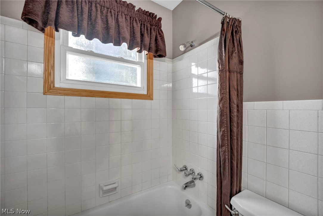 34853 Lakeshore Boulevard Timberlake OH 44095