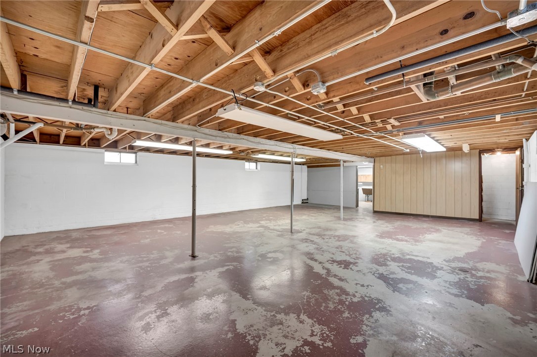 34853 Lakeshore Boulevard Timberlake OH 44095