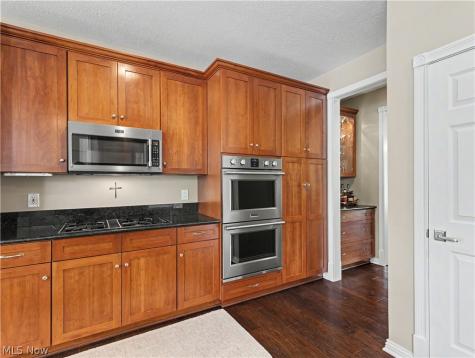 1246 Homestead Creek Drive Broadview Heights OH 44147