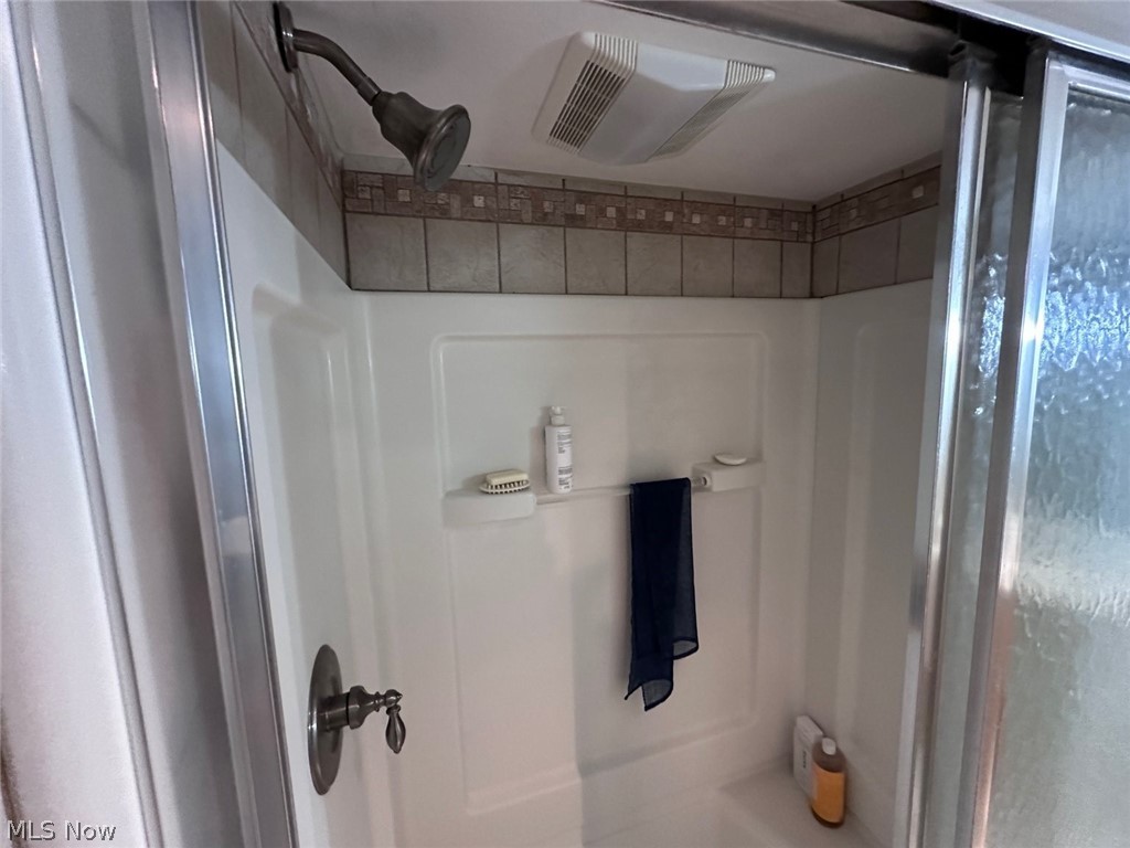 25101 Farringdon Avenue Euclid OH 44132