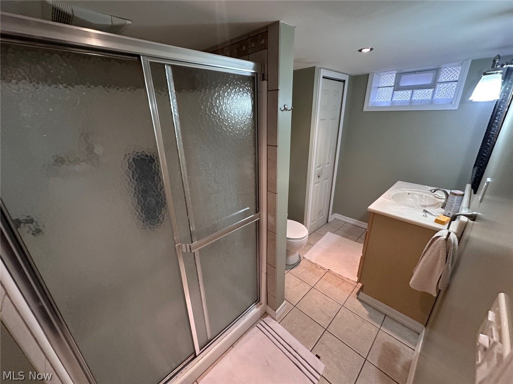 25101 Farringdon Avenue Euclid OH 44132