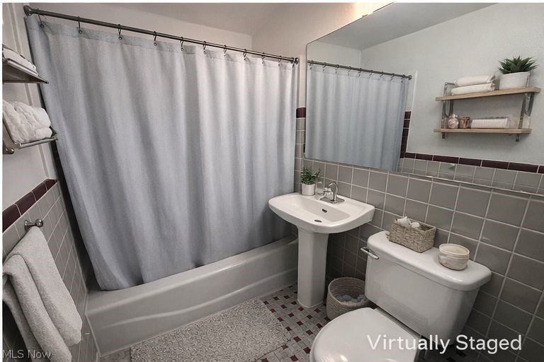 25101 Farringdon Avenue Euclid OH 44132