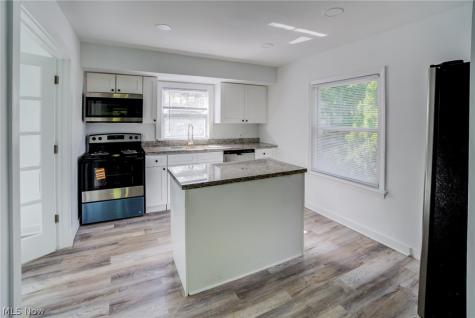 1548 Biltmore Road Lyndhurst OH 44124