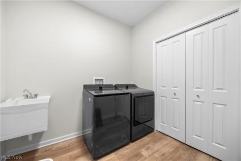 209 Alexander Drive Elyria OH 44035