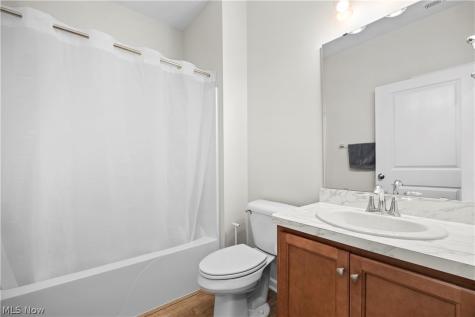 209 Alexander Drive Elyria OH 44035