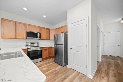209 Alexander Drive Elyria OH 44035