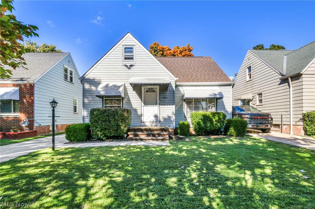 9010 Pinegrove Avenue Parma OH 44129