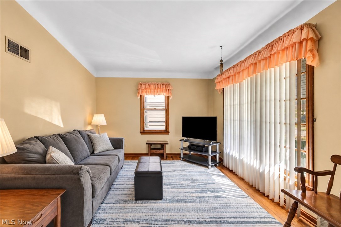 9010 Pinegrove Avenue Parma OH 44129