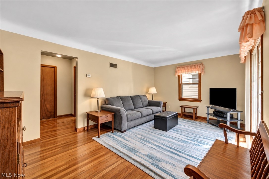 9010 Pinegrove Avenue Parma OH 44129