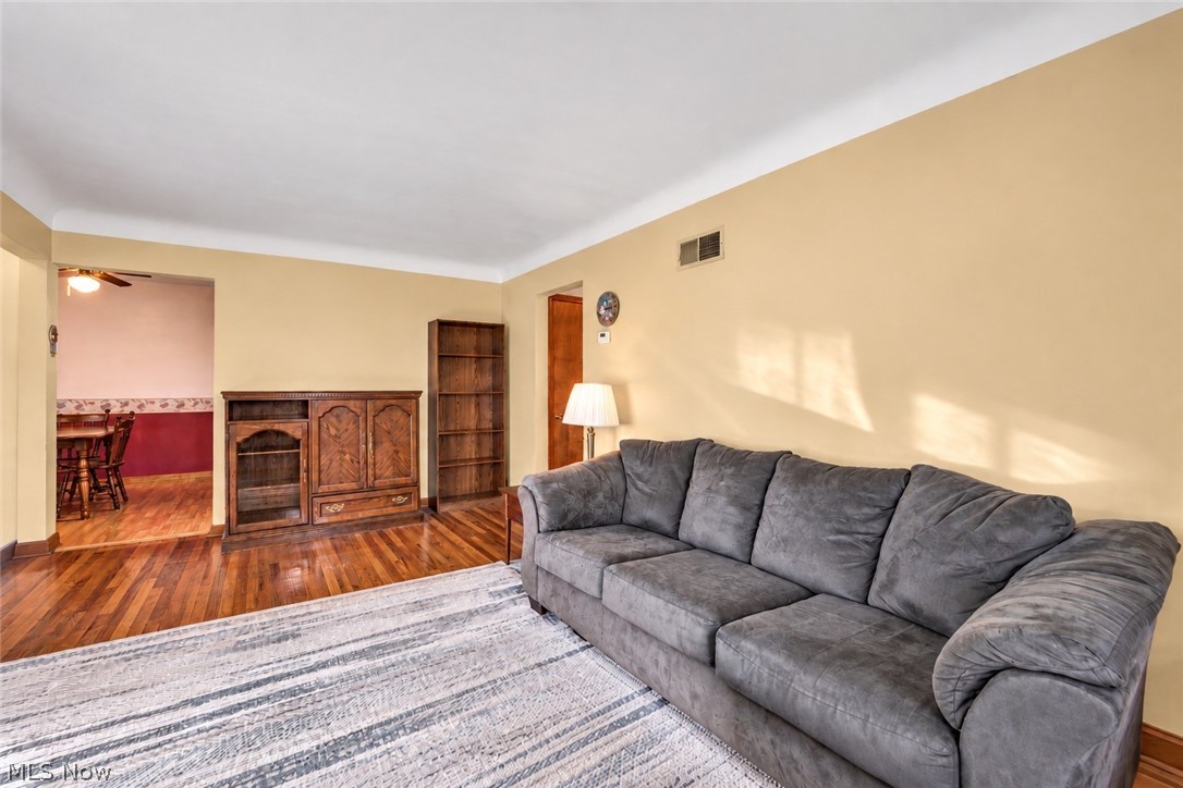 9010 Pinegrove Avenue Parma OH 44129