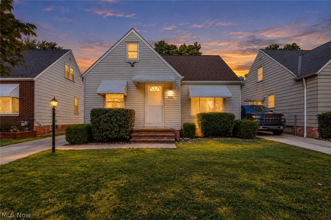 9010 Pinegrove Avenue Parma OH 44129