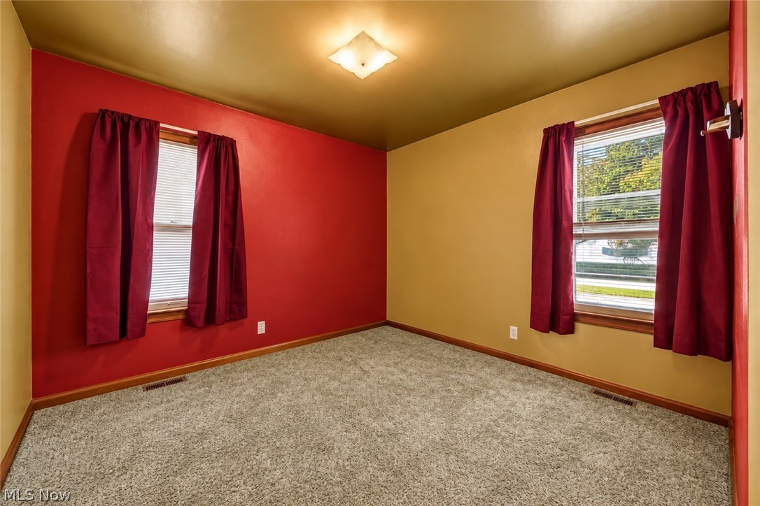 9010 Pinegrove Avenue Parma OH 44129