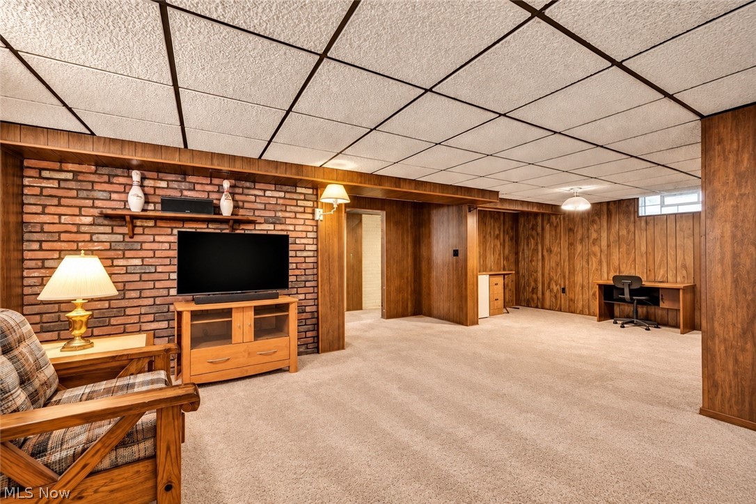 9010 Pinegrove Avenue Parma OH 44129