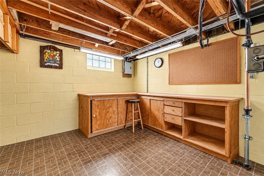 9010 Pinegrove Avenue Parma OH 44129