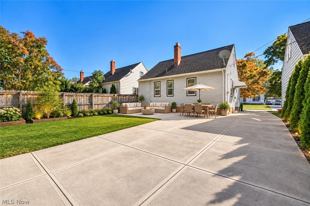 9010 Pinegrove Avenue Parma OH 44129