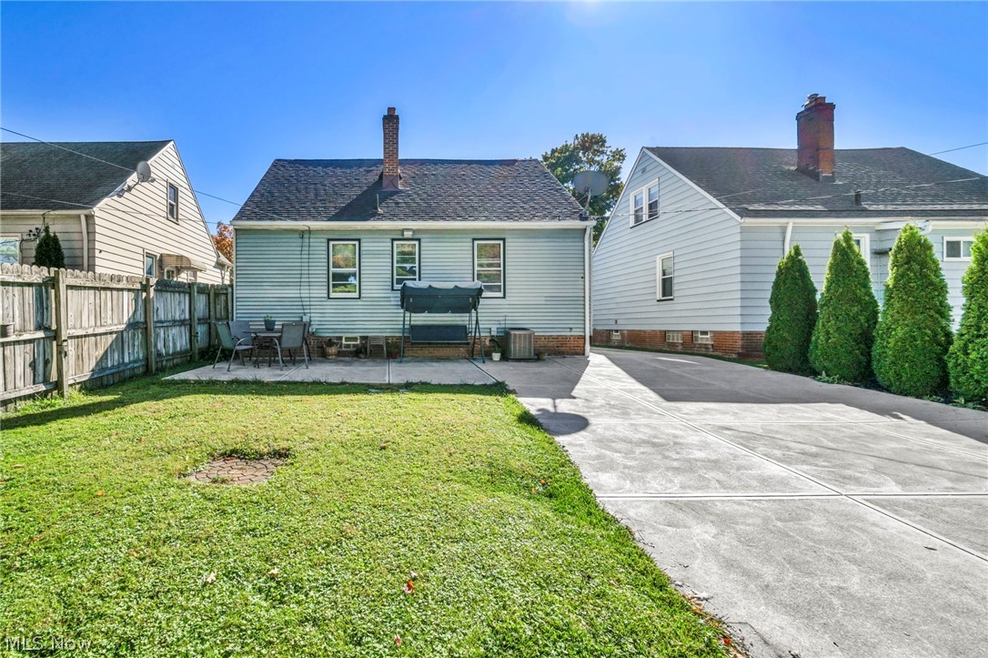 9010 Pinegrove Avenue Parma OH 44129