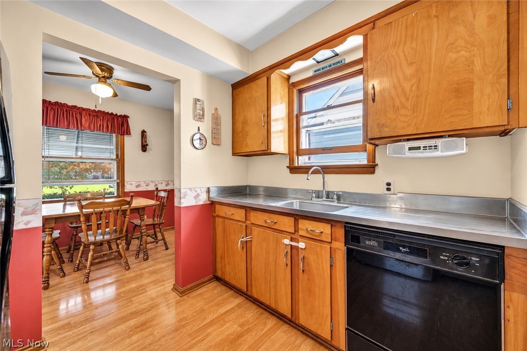 9010 Pinegrove Avenue Parma OH 44129