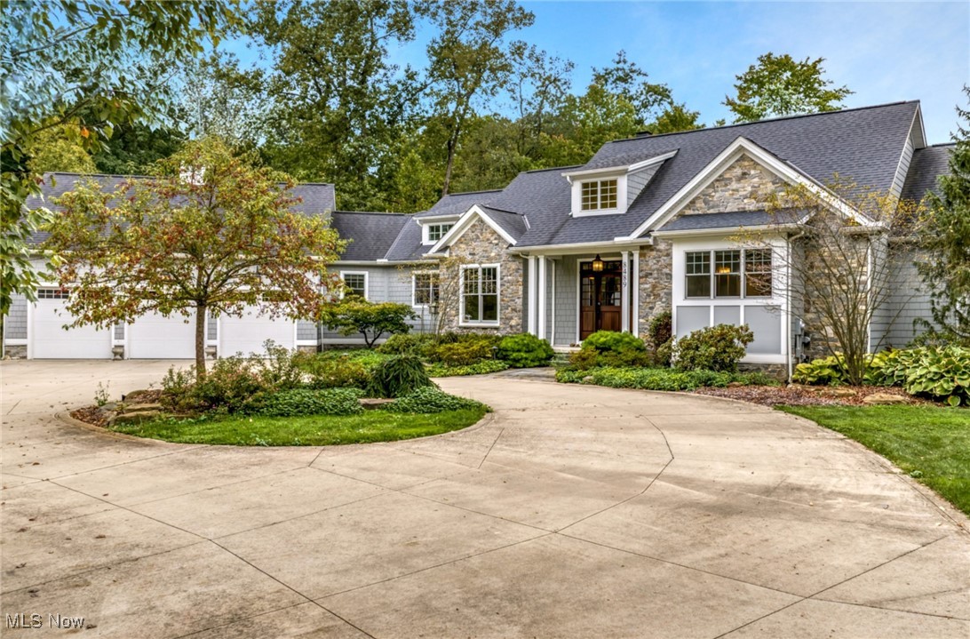 8489 Lake Shore Drive Chagrin Falls OH 44023