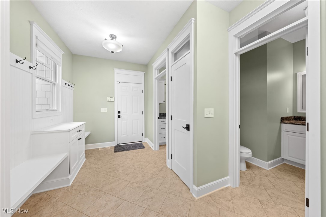 8489 Lake Shore Drive Chagrin Falls OH 44023